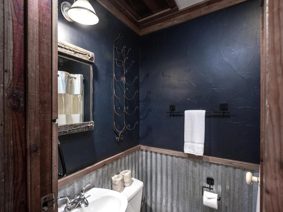 Apache Village 3, Queen Bed, Midtown, Sleeps 2 ルイドソ エクステリア 写真