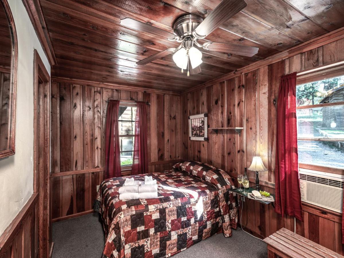 Apache Village 3, Queen Bed, Midtown, Sleeps 2 ルイドソ エクステリア 写真